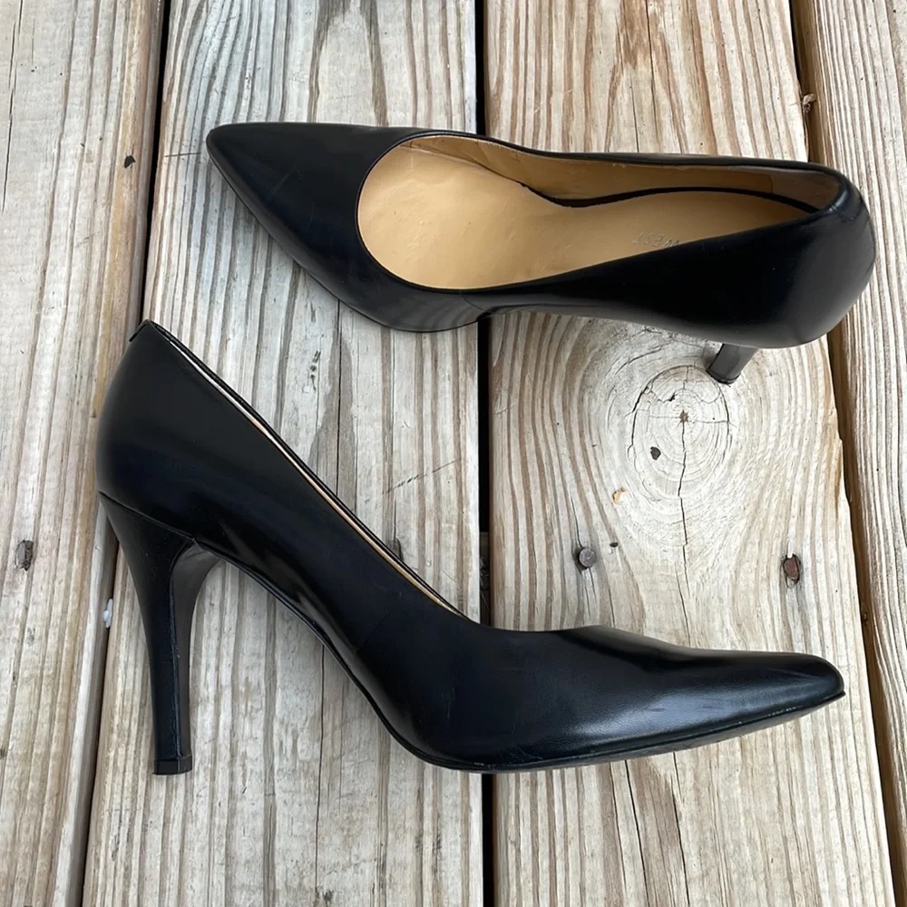 NINE WEST 